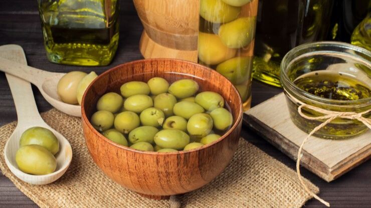 How To Make Lacto-Fermented Green Tomato Olives At Home