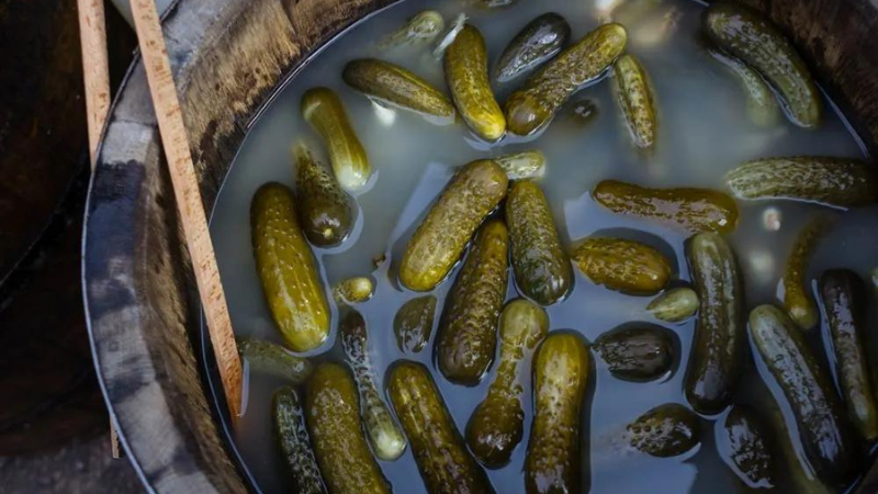 OLD-TIME COUNTRY STORE PICKLE BARREL PICKLES