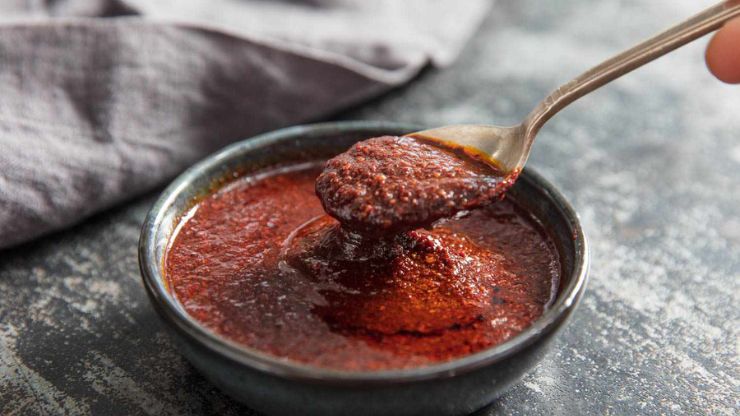 How to Make Harissa Chili Sauce