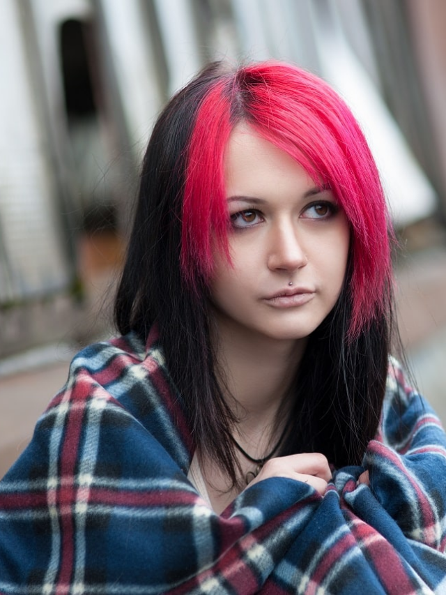 30 Totally Creative and Emotional Emo Hairstyles for Girls