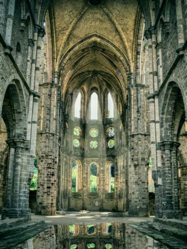 7 Abandoned Churches and Synagogues That Are Chilling Yet Beautiful