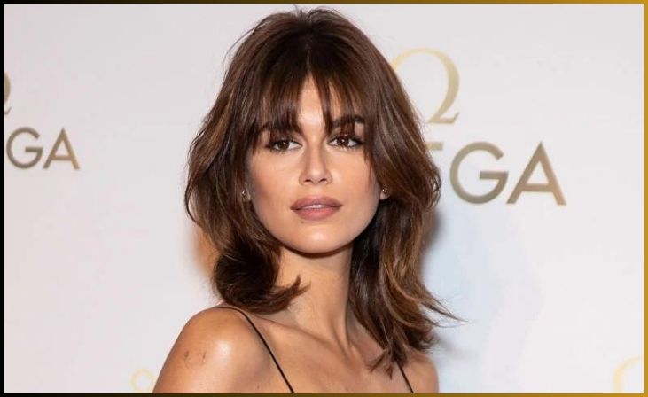 Classy Shoulder-Length Cut with Bangs