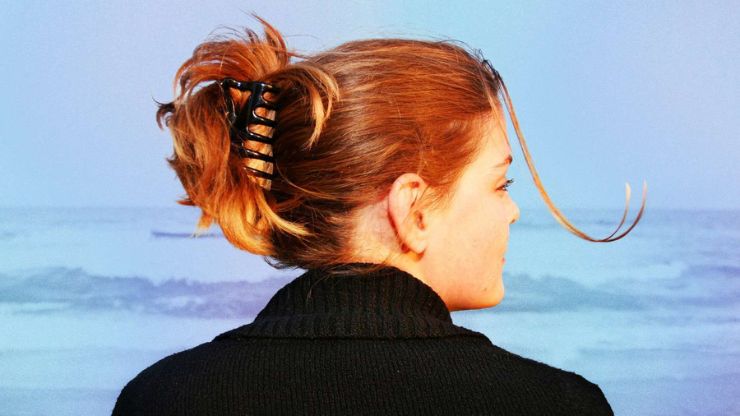 8 Easy and Fast Banana Clip Hairstyles