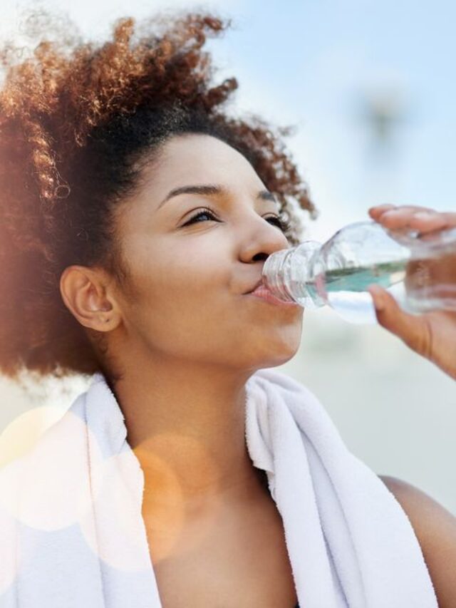 7 Easy Ways To Drink More Water & Stay Hydrated