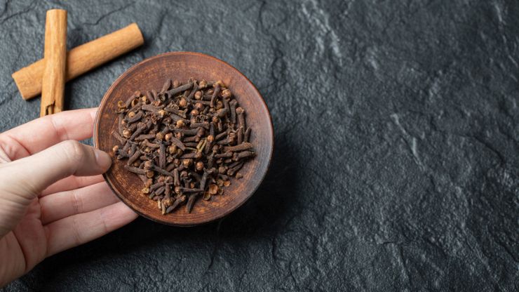 7 Benefits Of Consuming Cloves Everyday