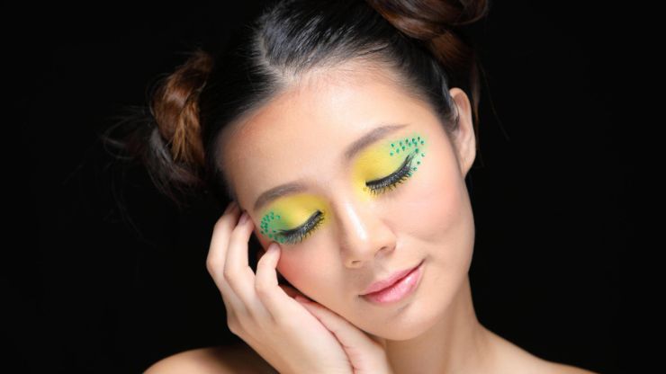 7 Effective Makeup Tips To Make Your Eyeshadow Look Brighter7 Effective Makeup Tips To Make Your Eyeshadow Look Brighter