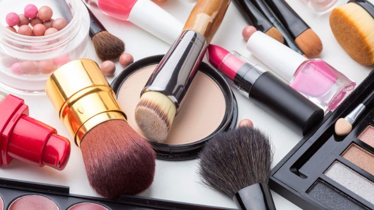 7 Essential Beauty Products for a Flawless Makeup Routine