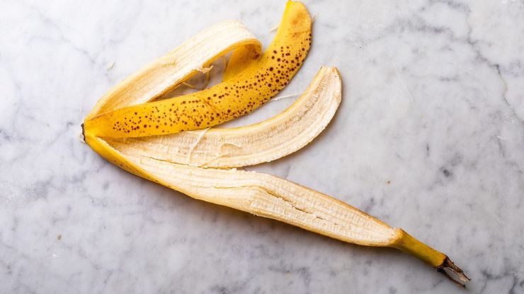 Ingenious Ways to Use Banana Peels in Your Garden