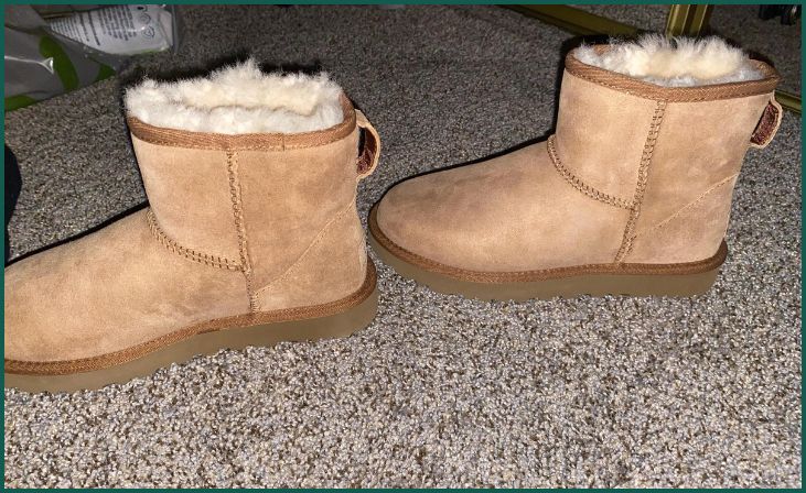 UGG Classic II Mini Boots